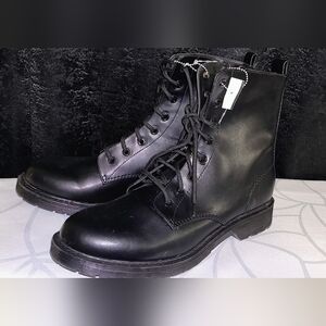Men's Black Lace-Up Boots Size 11 NEW